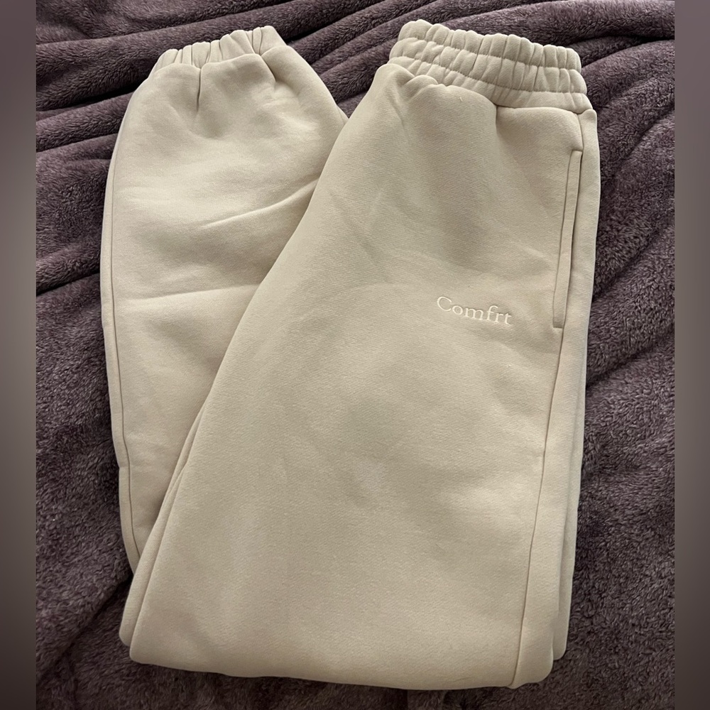 COMFRT | Signature Fit Sweatpants in Bone